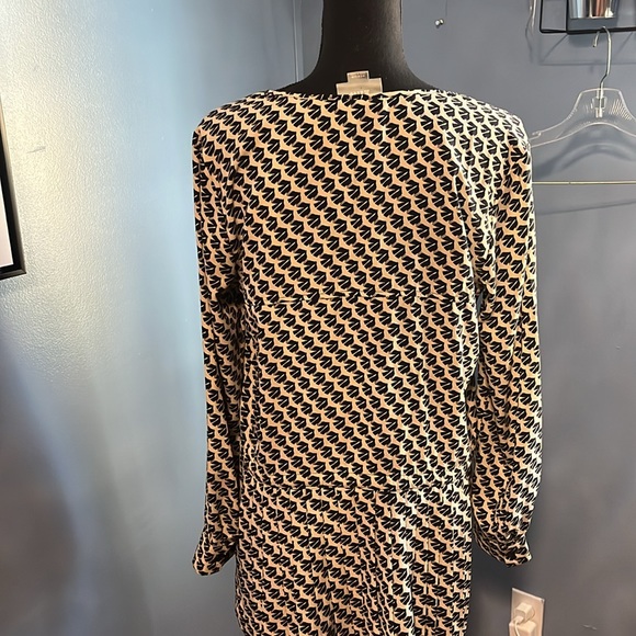 Maeve button front peplum bird print blouse - Picture 7 of 8